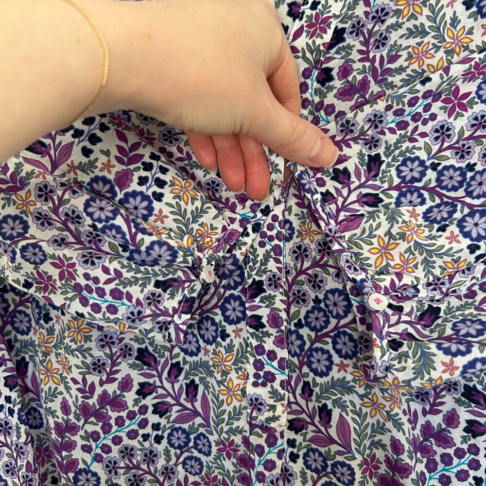Talbots Half Sleeve V Neck Smocked Shoulder Purple Floral Blouse Top Size Small‎ - Picture 5 of 7